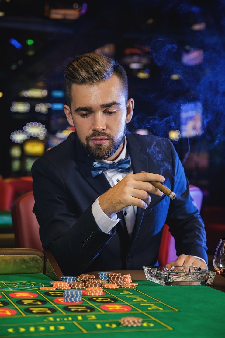 Antarmuka aplikasi mobile supercell menampilkan menu taruhan sepak bola Liga 1 dan live dealer tables